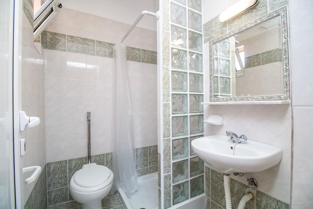 Mosaic Gardens Apartment ฟาลิรากี ภายนอก รูปภาพ